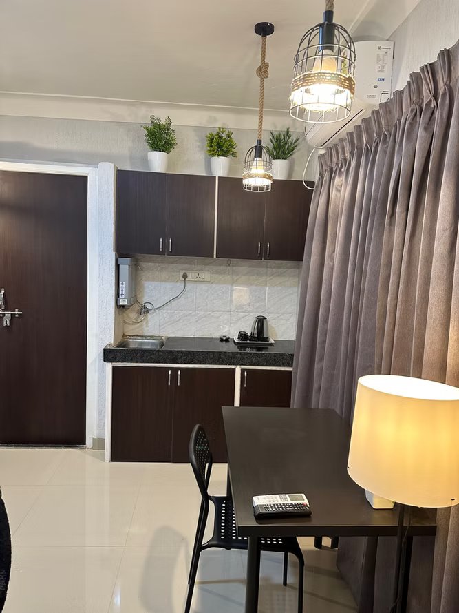 The Swing (Studio 10) – 6