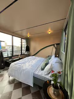 8bc166aa-64b2-4aaf-bbe4-e36483dc3cf1