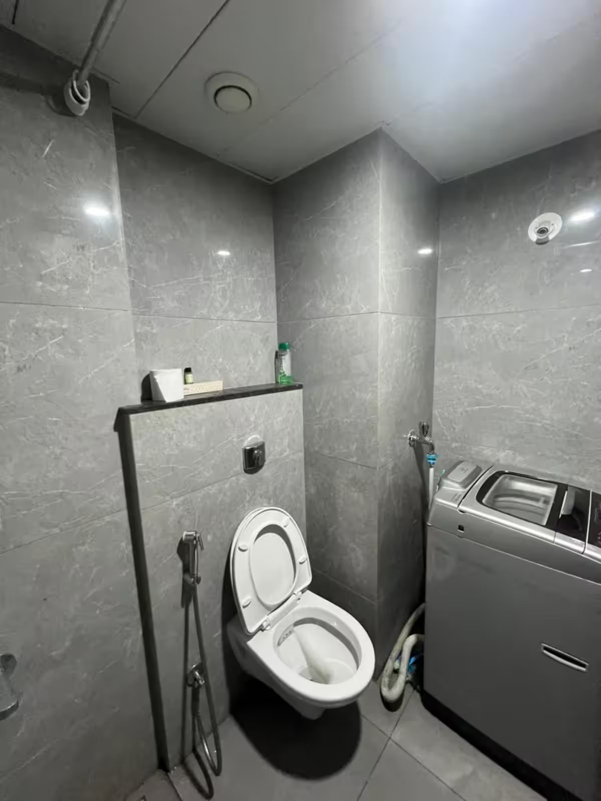 b838babc-f89d-4d72-bdd5-69ccdde3e568