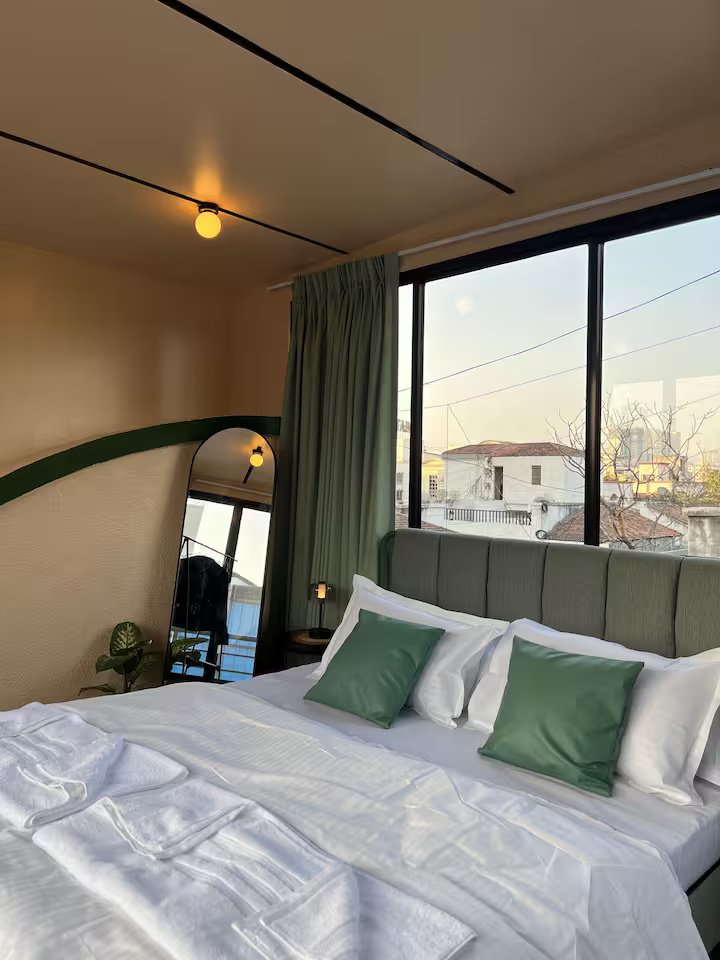 f476287e-d3e6-4a86-b8e7-bf8b65bee34c