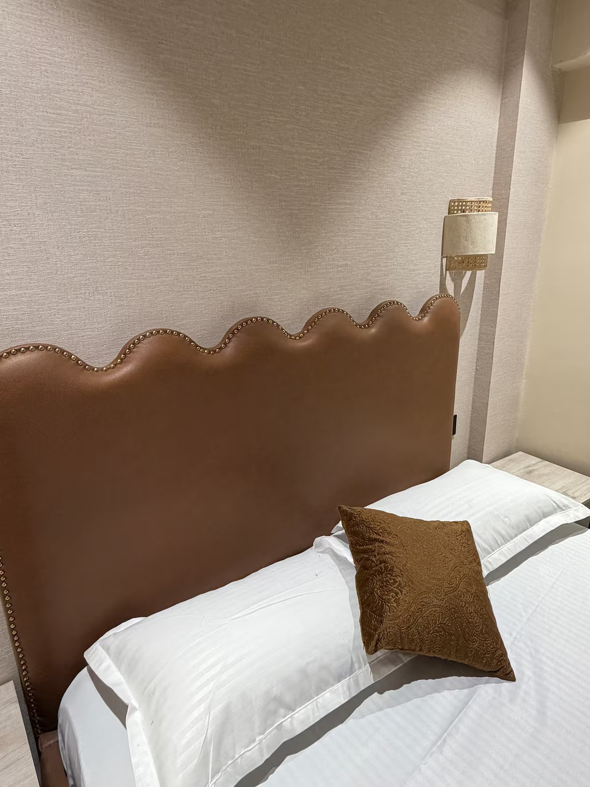 Amity 603 1Bhk Private Apartment near NMI Airport – 16