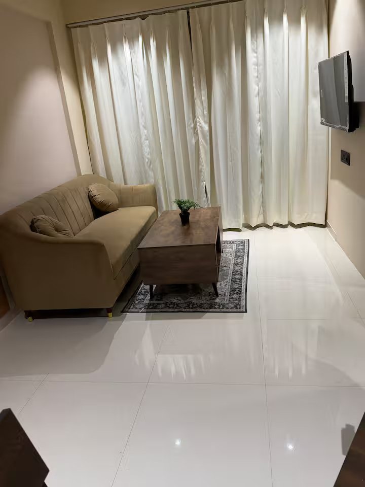 Amity 603 1Bhk Private Apartment near NMI Airport – 2