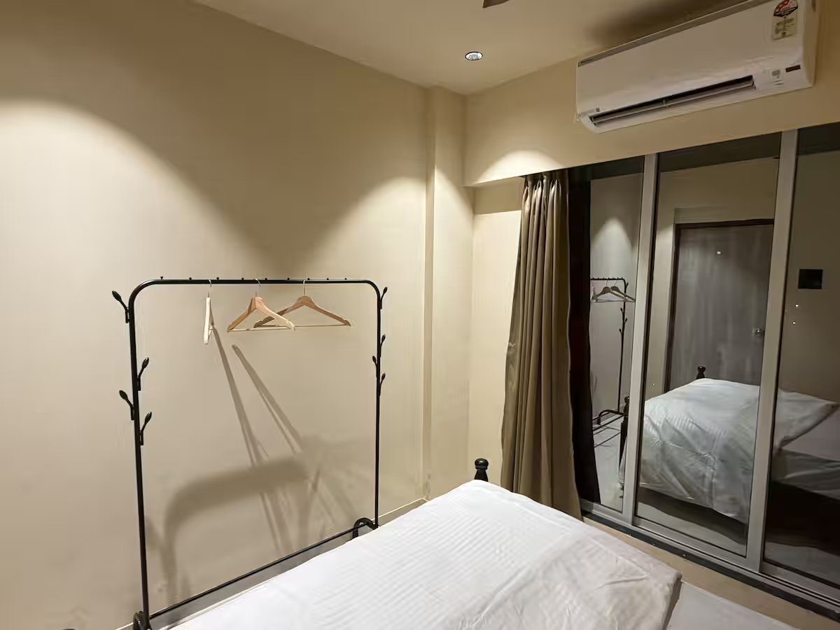 Blend 604 Pvt 1Bhk Apartment near Airport -16