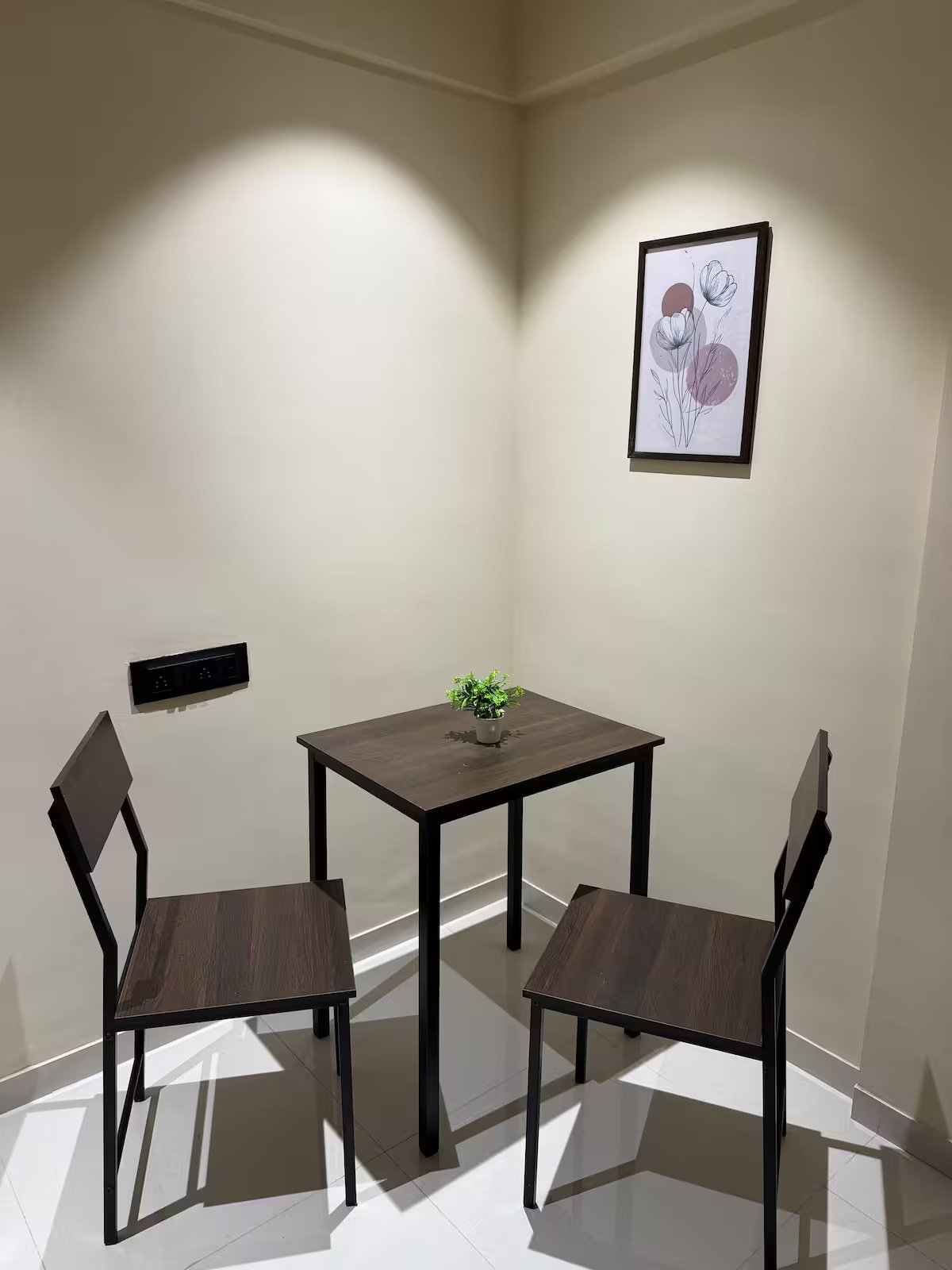 Blend 604 Pvt 1Bhk Apartment near Airport -9