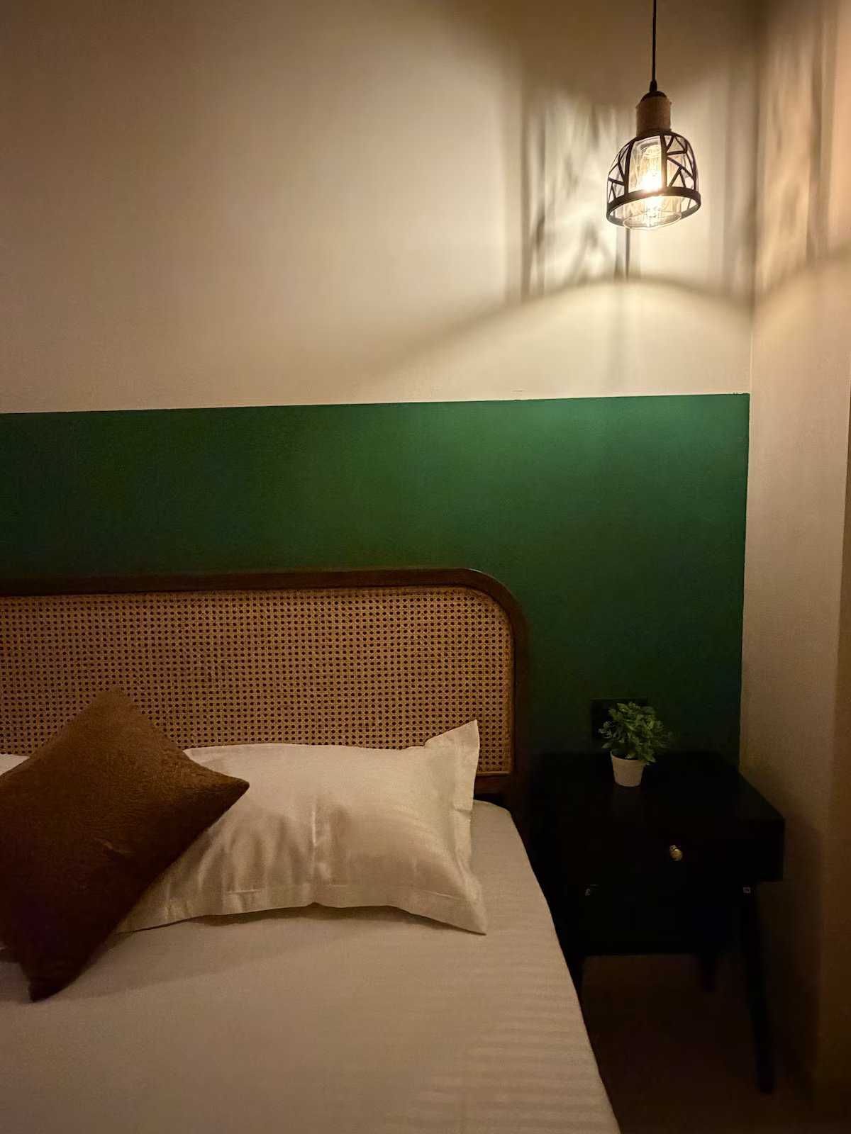 Serenity 601 1Bhk Pvt Apt near Atal Setu & NMIA – 18