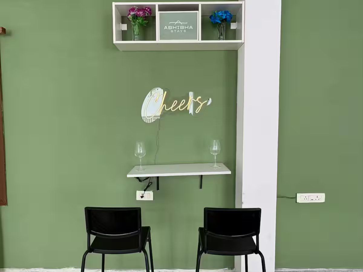 Veranda Private Terrace Getaway near Hitech – 12