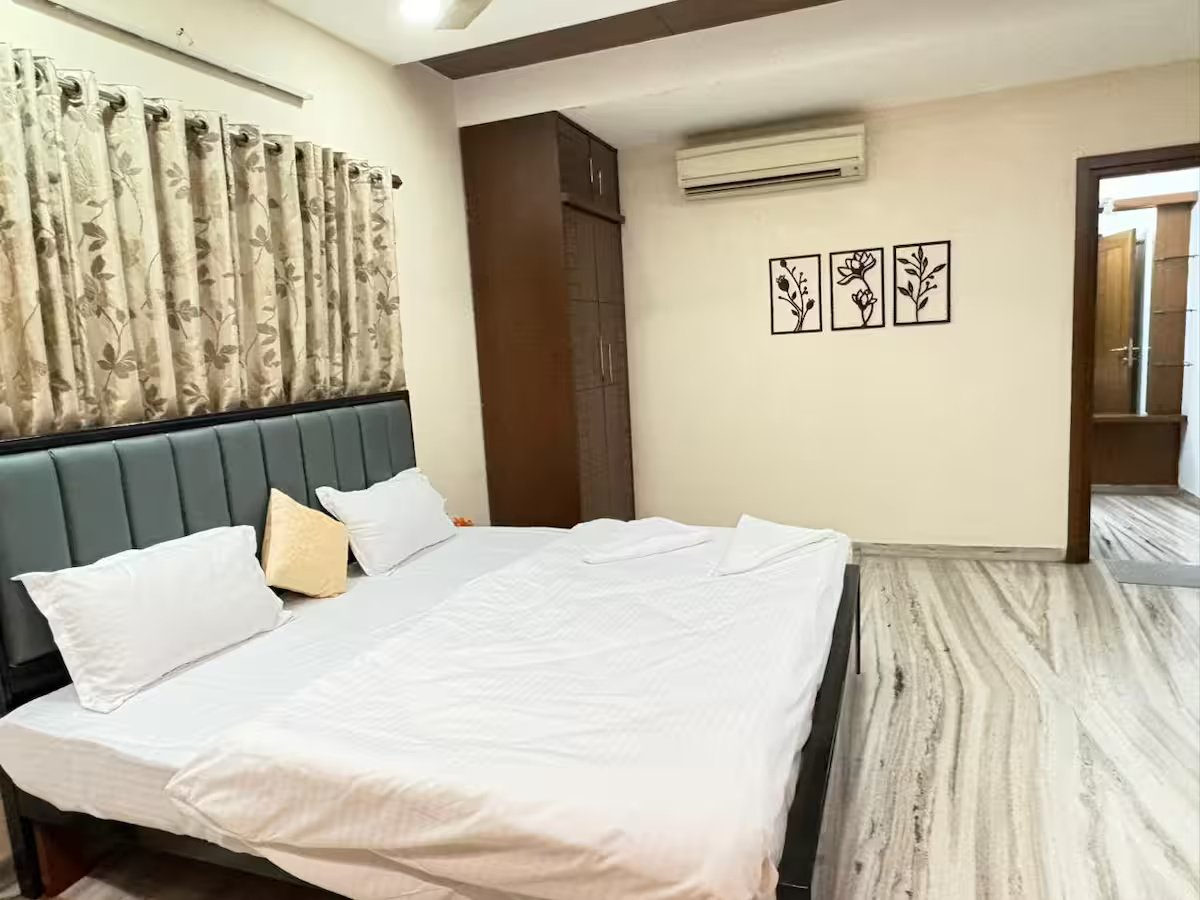 Zephyr Luxe 4Bhk Duplex near Hitech – 11