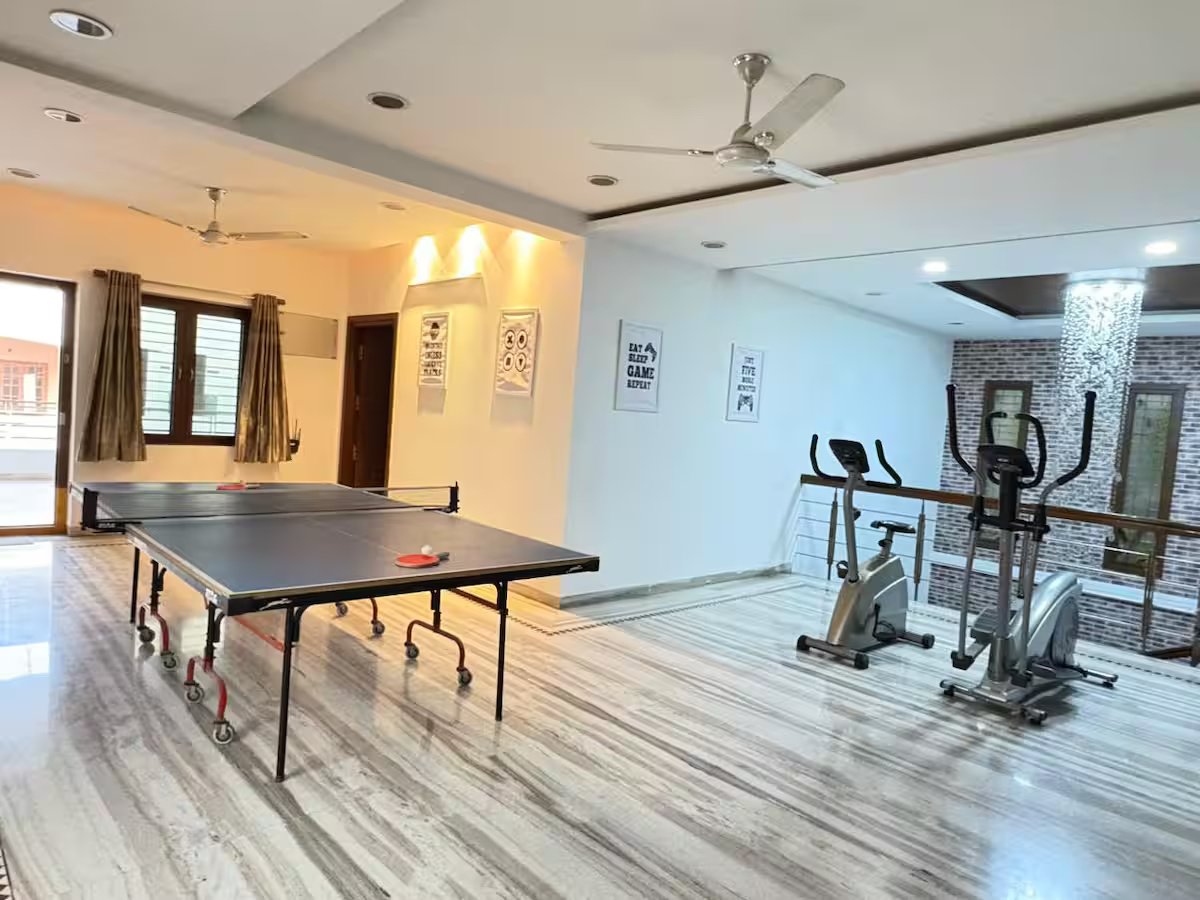 Zephyr Luxe 4Bhk Duplex near Hitech – 23