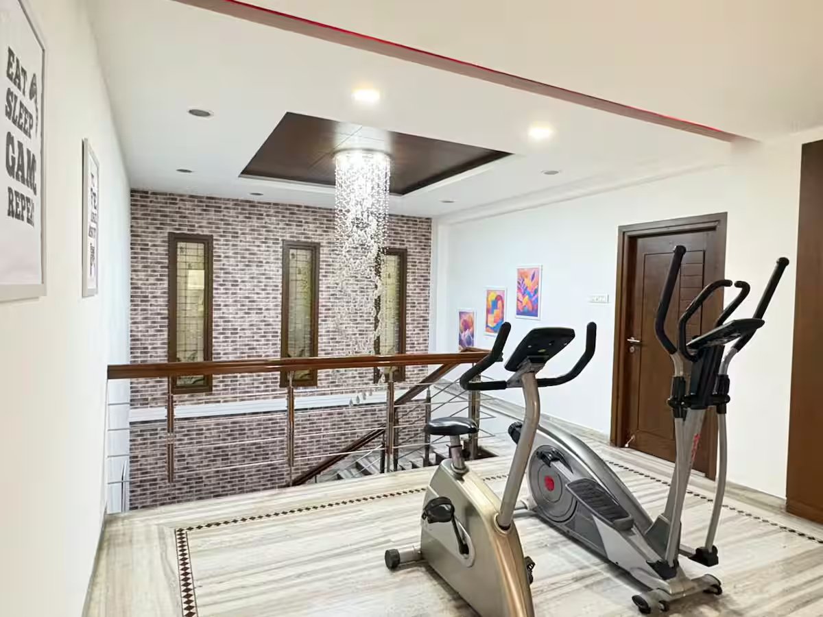 Zephyr Luxe 4Bhk Duplex near Hitech – 28